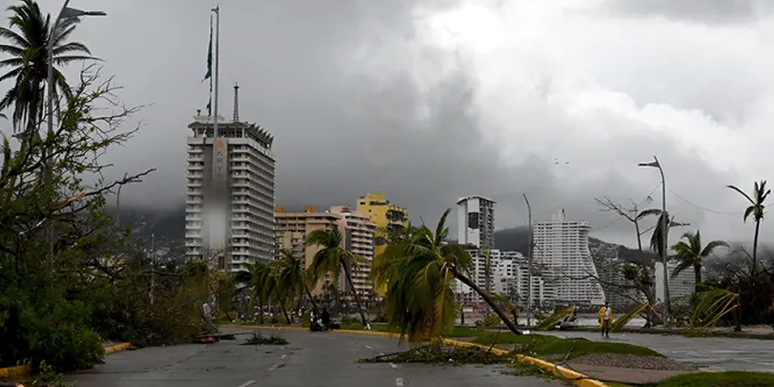 Hurricane Otis hits Acapulco