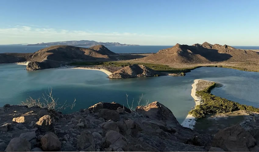 Trails overlooking Balandra Beach, La Paz